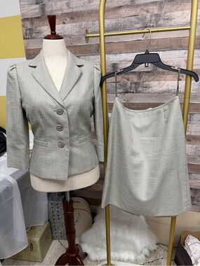 Tahari Arthur Levine Tan Houndstooth Suit 8